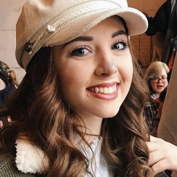 Meet your Posher, Emily - Picture 1 of 1